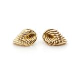 9ct yellow gold stud earrings