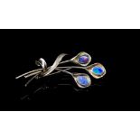 Opal and 14ct yellow gold brooch