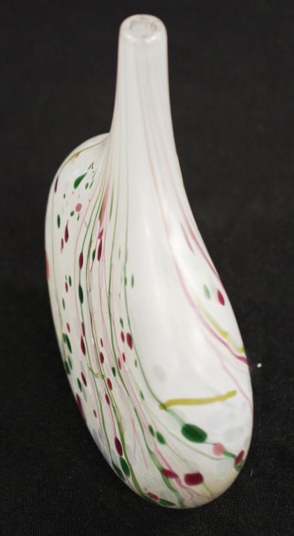 Isle of Wight art glass vase - Image 2 of 4