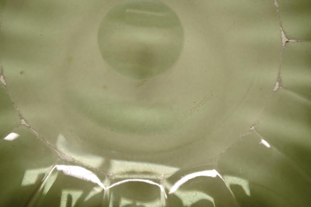 Six Villeroy & Boch green glass serving bowls - Image 3 of 4