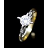 Solitaire diamond and 18ct yellow gold ring