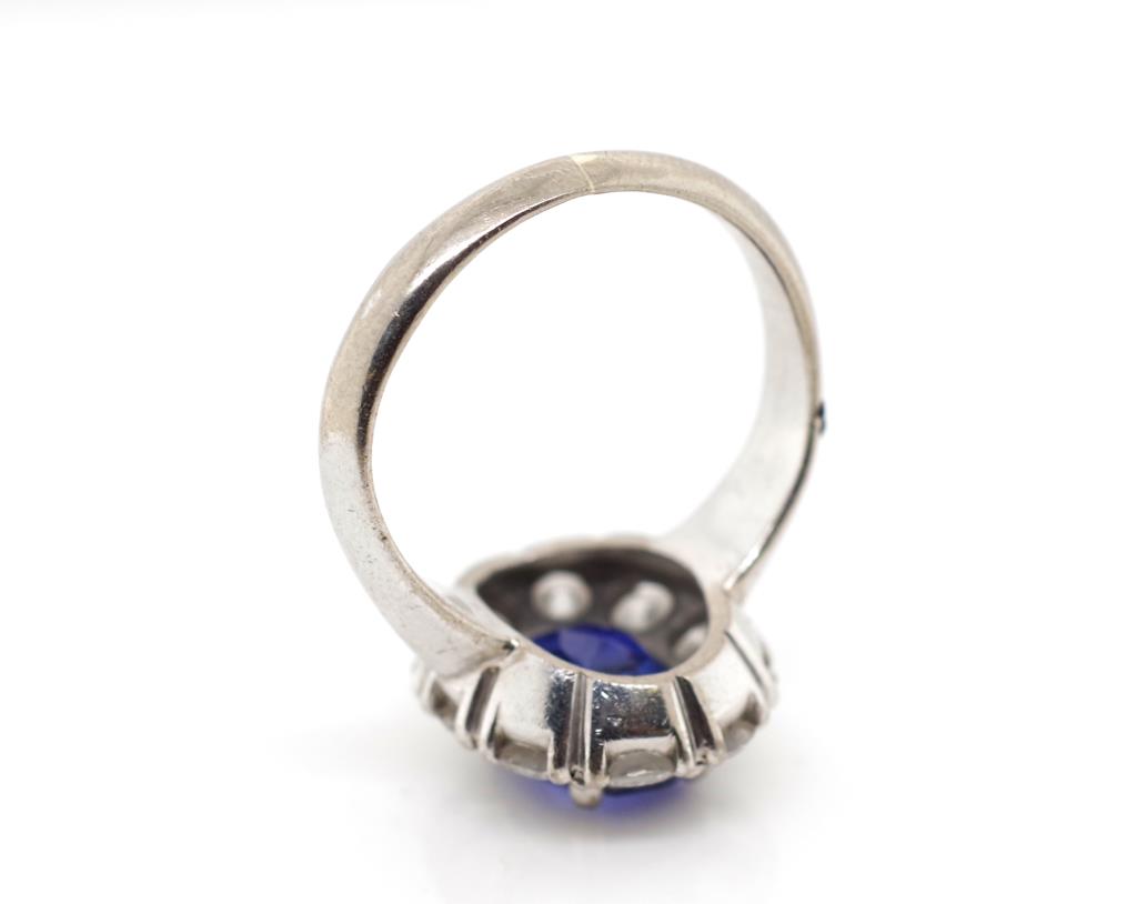 Sapphire and diamond cluster ring - Image 5 of 5