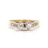 Antique diamond and 18ct yellow gold ring