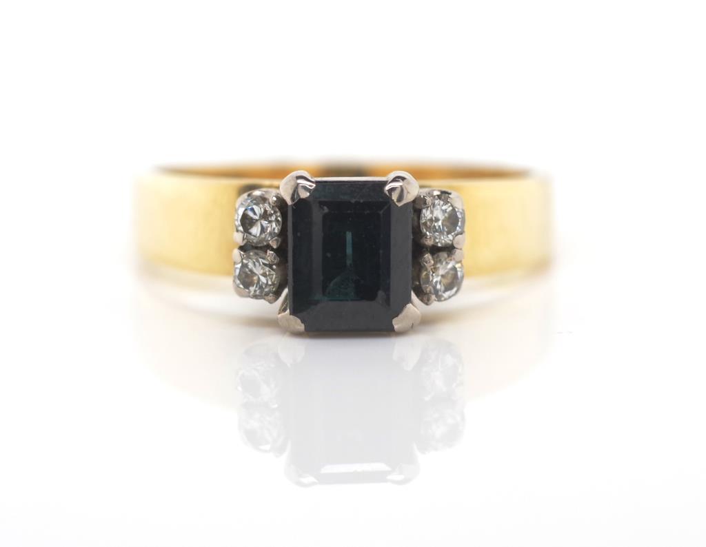 Spinel and diamond set 18ct white gold ring - Image 2 of 3
