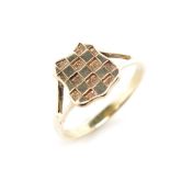 9ct yellow gold shield ring