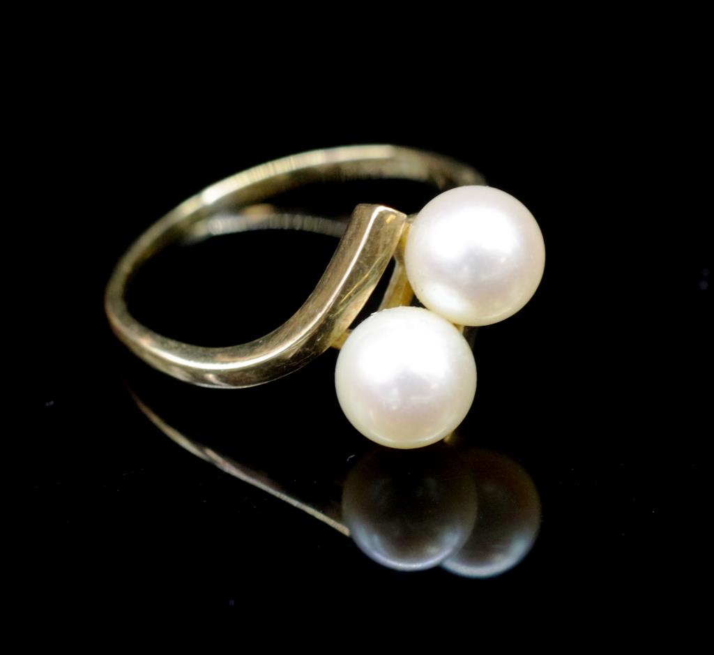 Vintage Mikimoto pearl and 14ct yellow gold ring