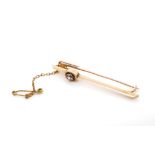 Art Deco 9ct rose gold bar brooch