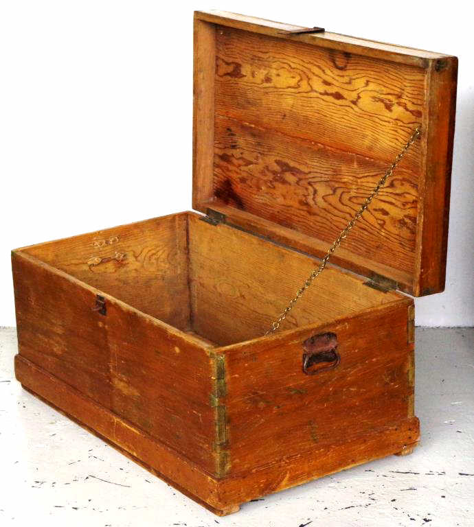 Vintage pine storage chest - Image 3 of 4