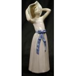 Lladro girl with hat figurine