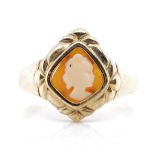 Cameo and 9ct yellow gold ring