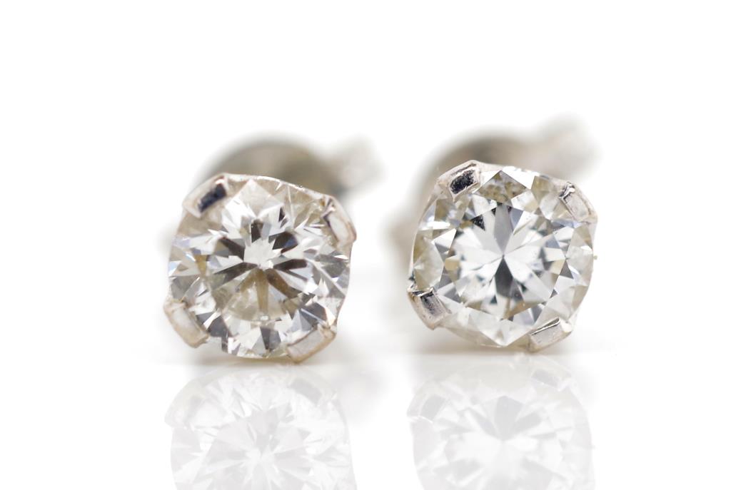 Diamond and white gold stud earrings