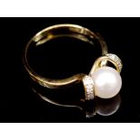 Pearl, diamond and 14ct yellow gold ring
