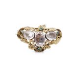 Antique yellow gold brooch set with quartz