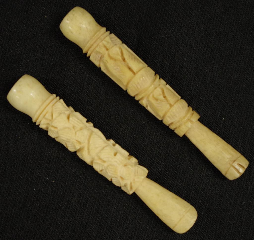 Two Oriental carved ivory cigarette holders - Image 2 of 2