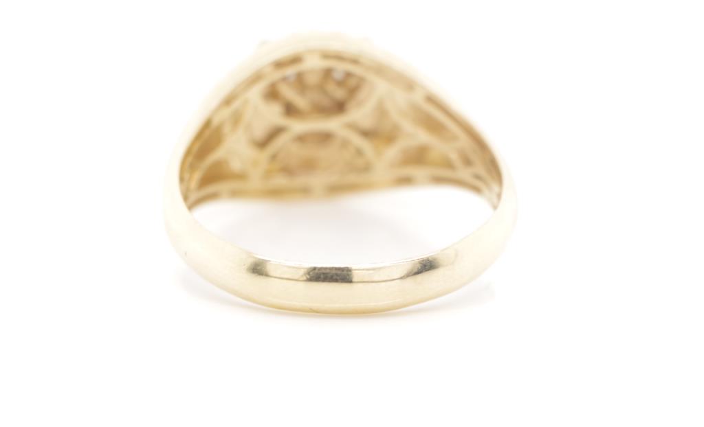 9ct yellow gold lion signet ring - Image 3 of 3