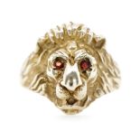 9ct yellow gold lion ring