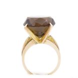 Smoky quartz and yellow gold cocktail ring