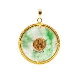 Vintage Chinese jade and yellow gold pendant