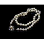 Vintage pearl necklace and white gold clasp