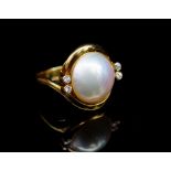 Mabe pearl, diamond and yellow gold ring