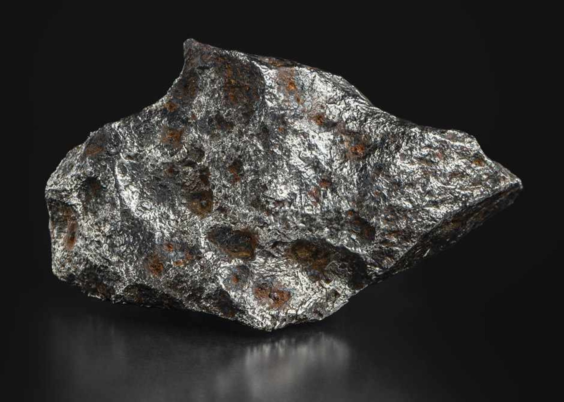 Meteorit: Eisenmeteorit aus dem Campo del CieloEisenmeteorit aus dem Campo del Cielo (Krater 10),