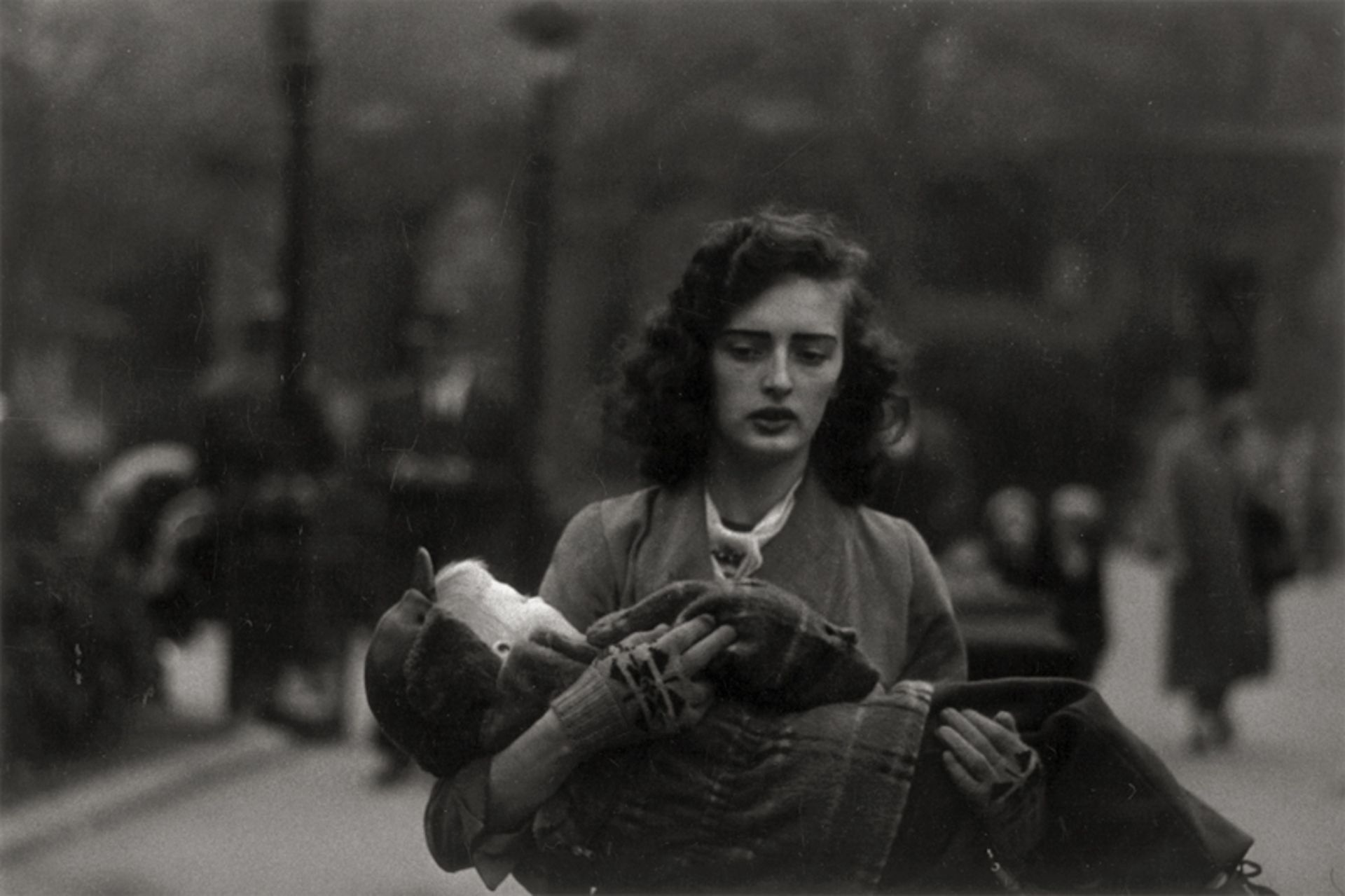 Arbus, Diane: Woman carrying a child in Central Park, N.Y.C.