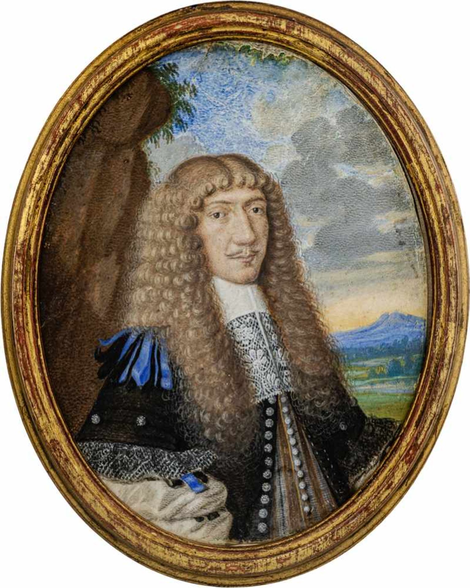 Deutsch: um 1670. Miniatur Portrait eines Mannes mit hellbrauner Allongeperücke, vor Landschafts