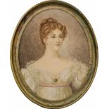 Englisch: Miniatur Portrait einer jungen Frau in weißem Kleid mit rosa Gürtelband
