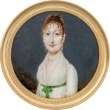 Soyer, Jean-Baptiste: Miniatur Portrait einer jungen Frau in weißem Mousselinkleid mit grünem G