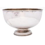 An Edward VII silver circular punch bowl, maker S & B, Birmingham, 1909: of plain circular form,