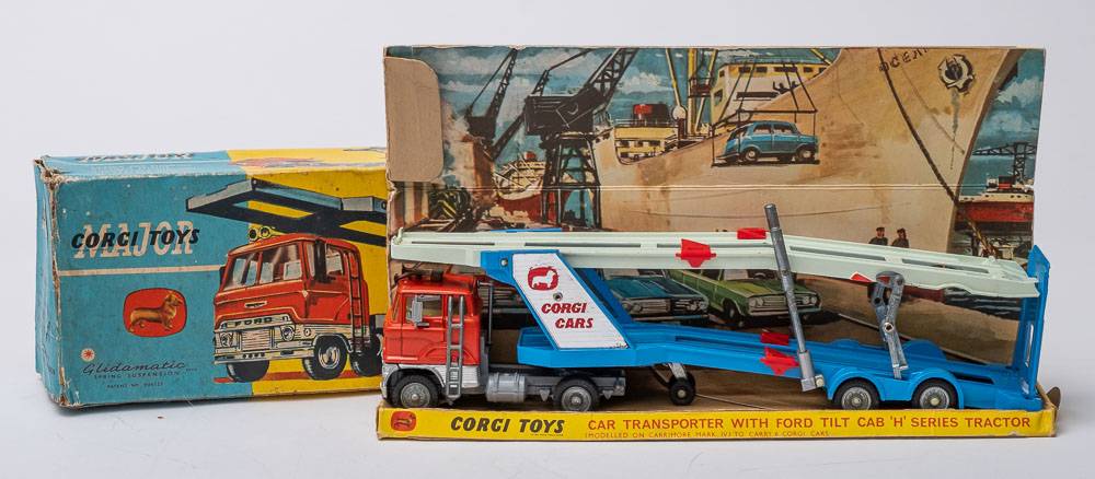 Corgi 1138 Ford Articulated Car Transporter: orange and silver cab with lemon interior,