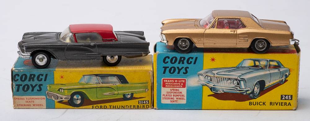 Corgi 214S Ford Thunderbird:,red and grey with off white interior and spun hubs,
