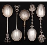 A pair of Victorian silver spoons, maker Goldsmiths & Silversmiths, London,
