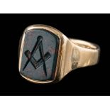 A 15ct gold and bloodstone mounted Masonic ring,: Birmingham assay marks to shank,