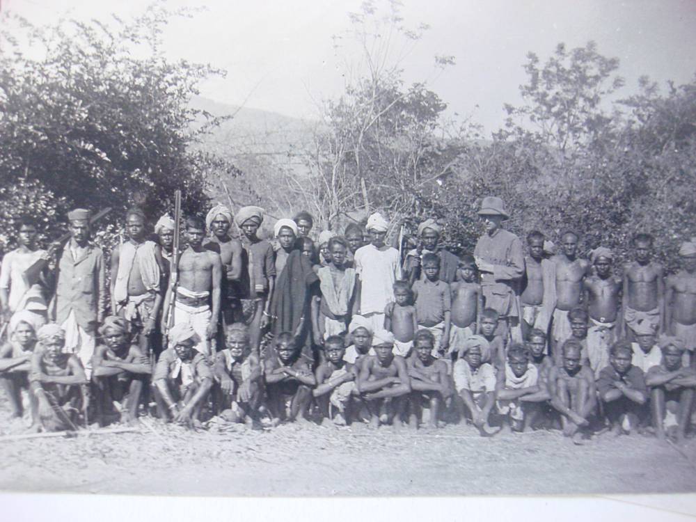 A collection of early 20th century glass plate negatives of India circa 1920s: including family - Image 4 of 5