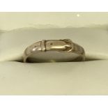 A vintage 9ct gold buckle ring. Size M.