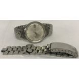 A boxed vintage Seiko Selfdater 24 jewels wristwatch on expanding bracelet.