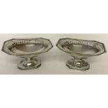 2 matching antique silver bon bon dishes. Hallmarked Thomas Leversley, Sheffield 1913.