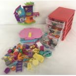 A quantity of assorted Polly Pocket and Fashion Polly toys, dolls and accessories.