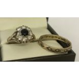 2 vintage 9ct gold rings both with missing stones.