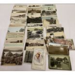 A quantity of approx. 120 assorted vintage British topographical postcards.