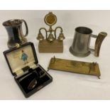 A quantity of assorted metal ware items to include brass, silver plate and pewter.
