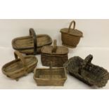 2 vintage small wooden trugs together with 4 vintage small baskets.