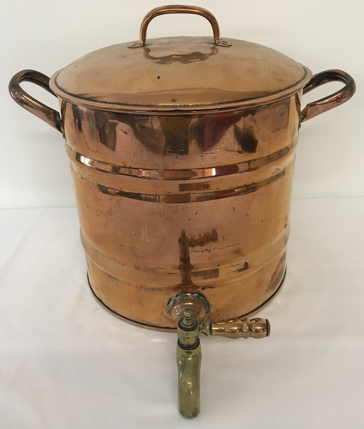 An early 20th century 2 handled copper urn/stockpot with brass tap. Marked "Prince of Wares".