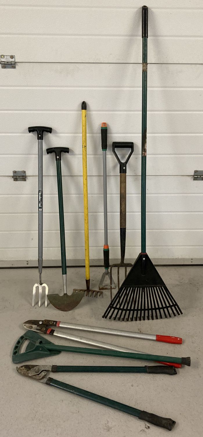 A selection of modern garden tools. To include a "Flipstick" seat, lawn rake, lawn edging shears and