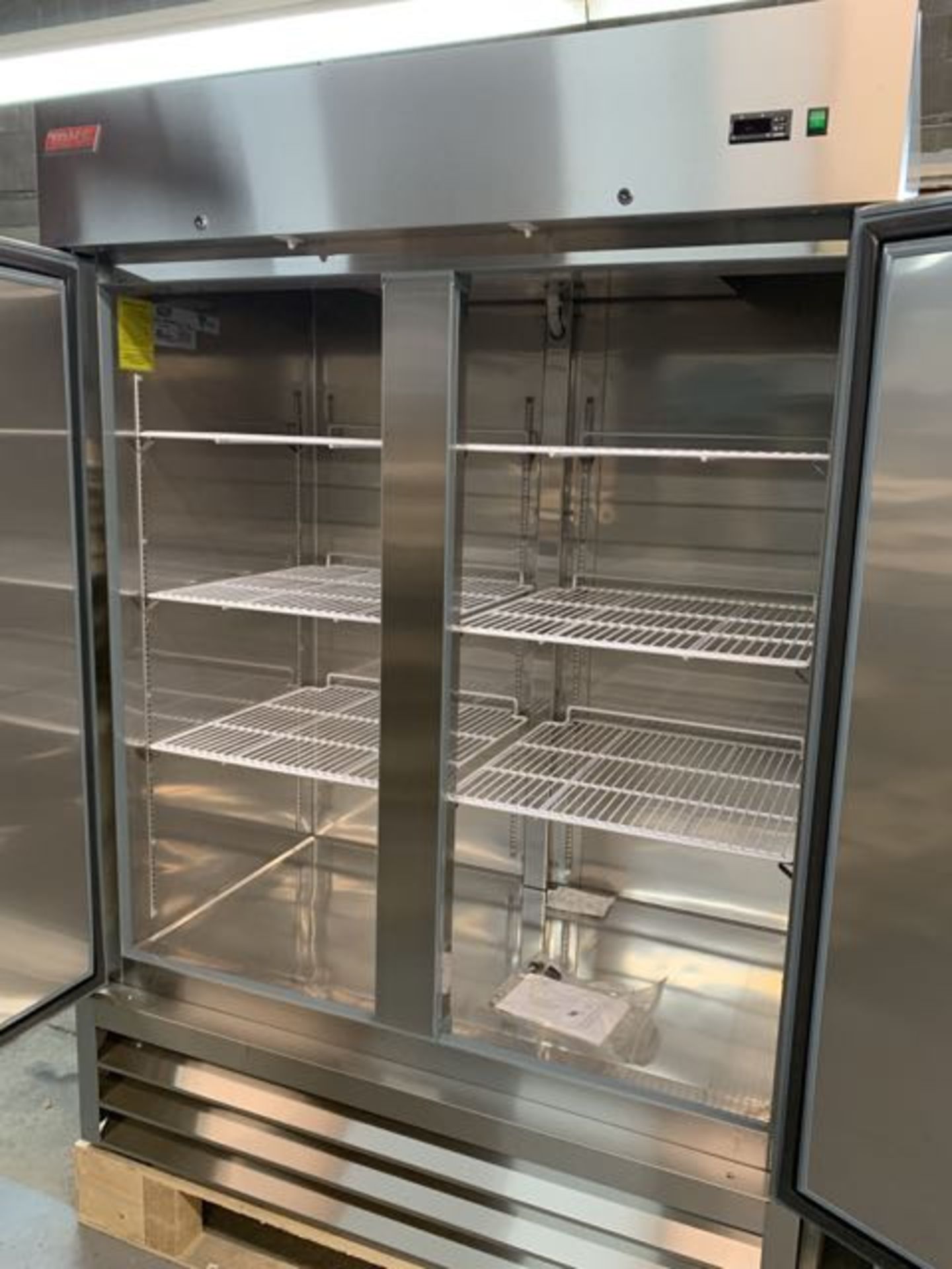Réfrigérateur MKE - NEUF - 2 portes # RI 49 SS 54 x 33" - Image 3 of 5