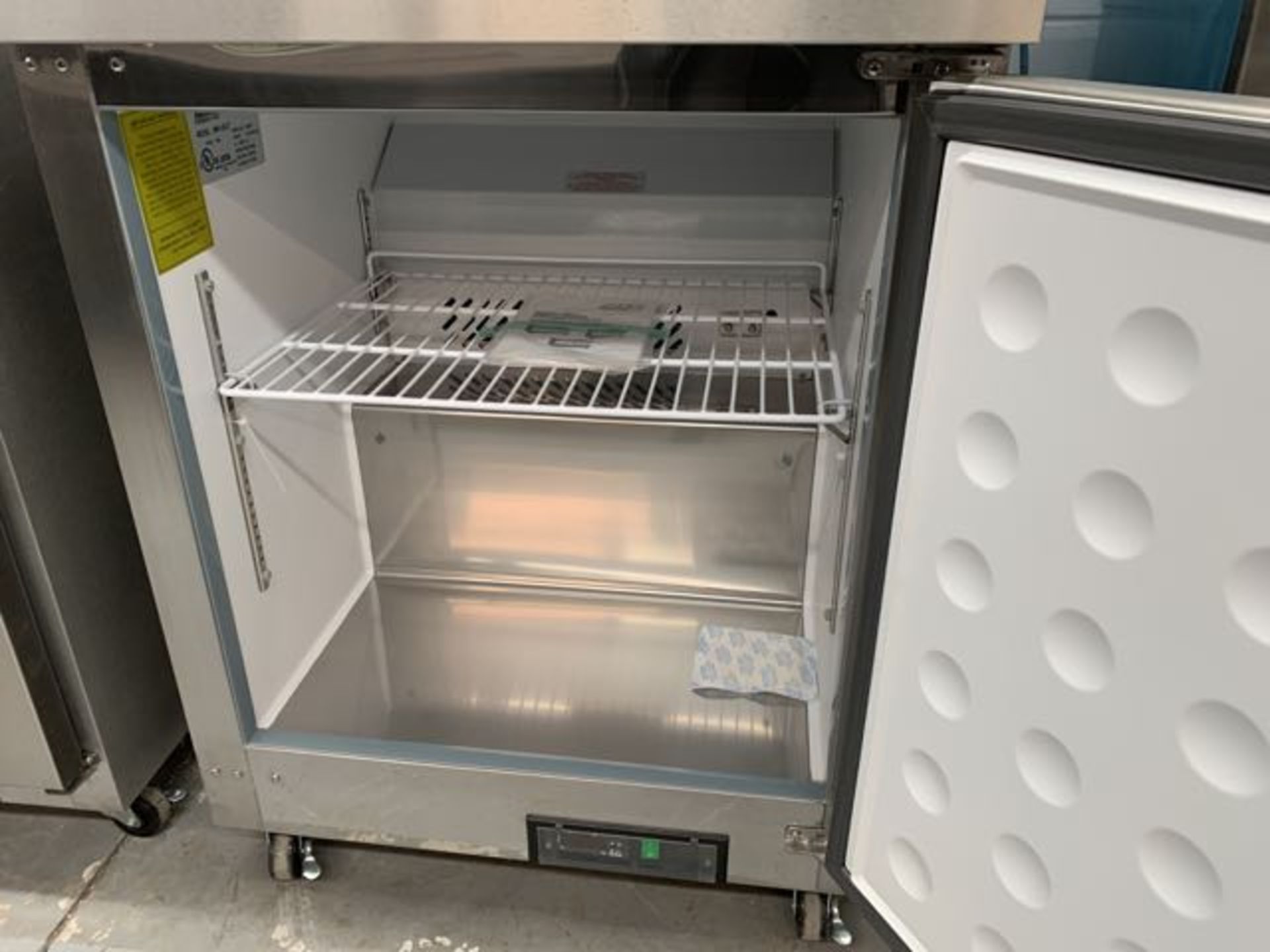 Réfrigérateur sous comptoir MKE - NEUF - 1 porte S/S # LB-27 , 28 x 30 - Image 2 of 5
