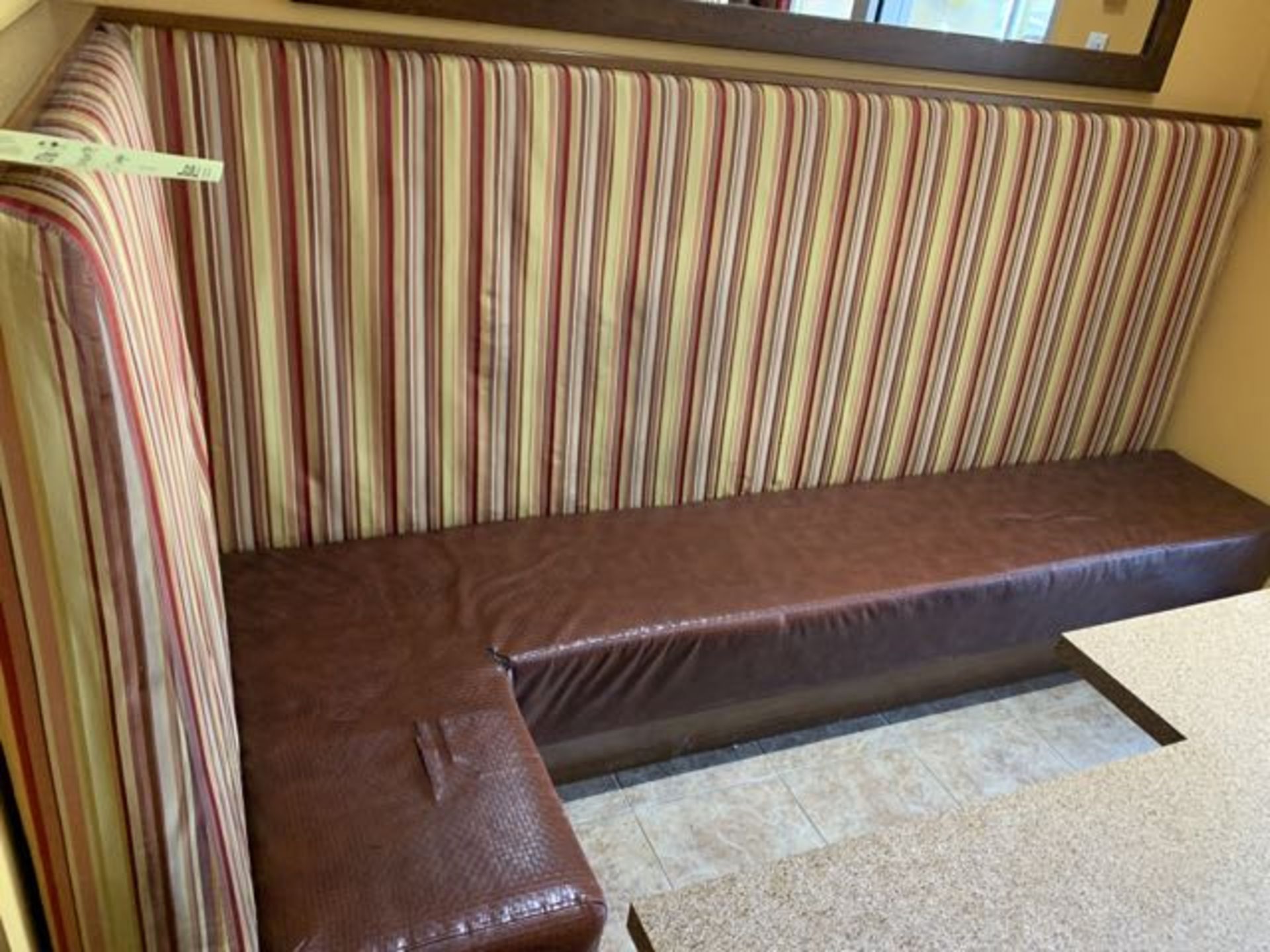 Banquette en L - siège déchiré x