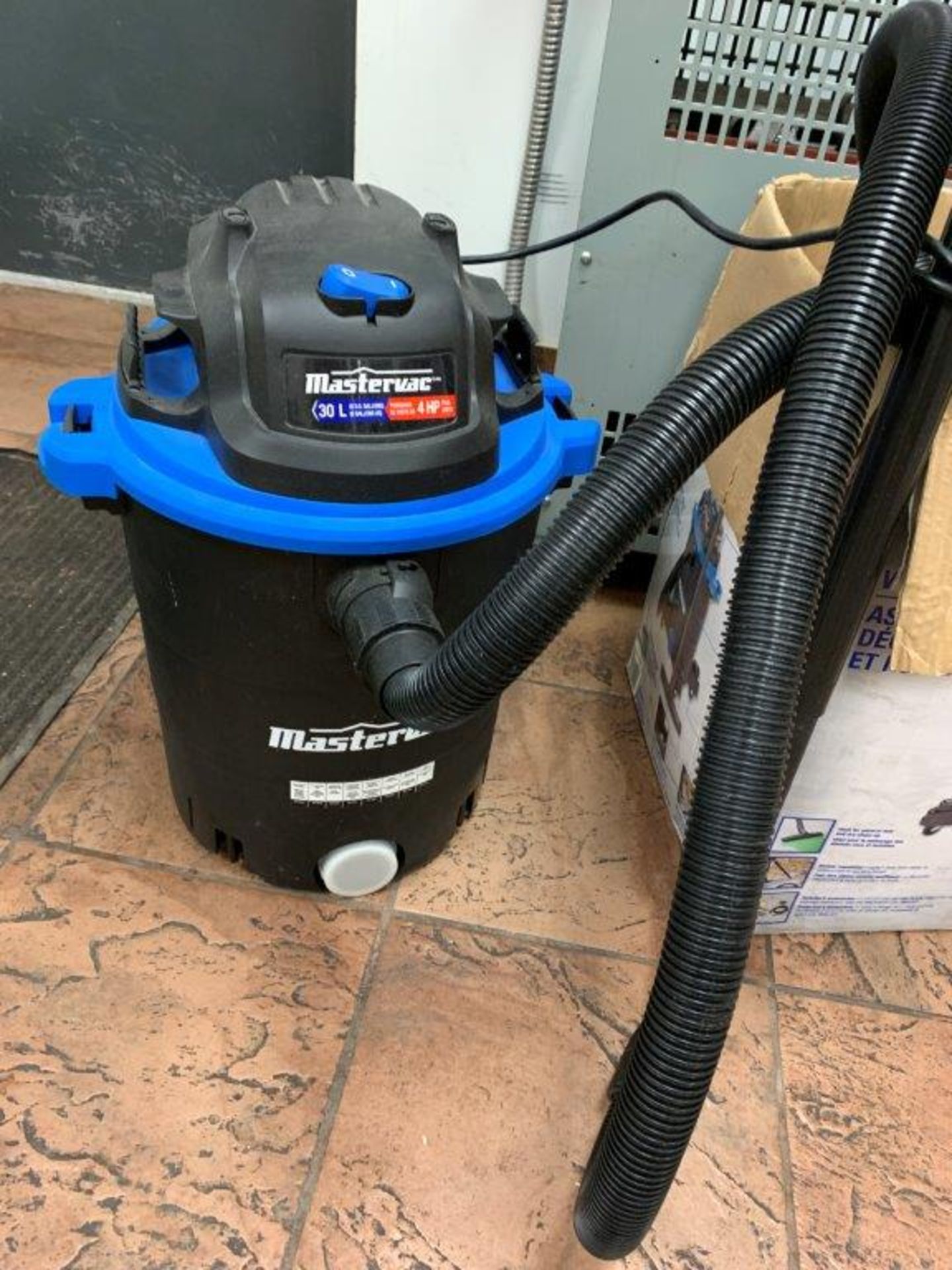 Aspirateur MASTER VAC 30 L