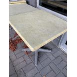 (6) Tables patio 27 x 27 " - Quantité x $ mise